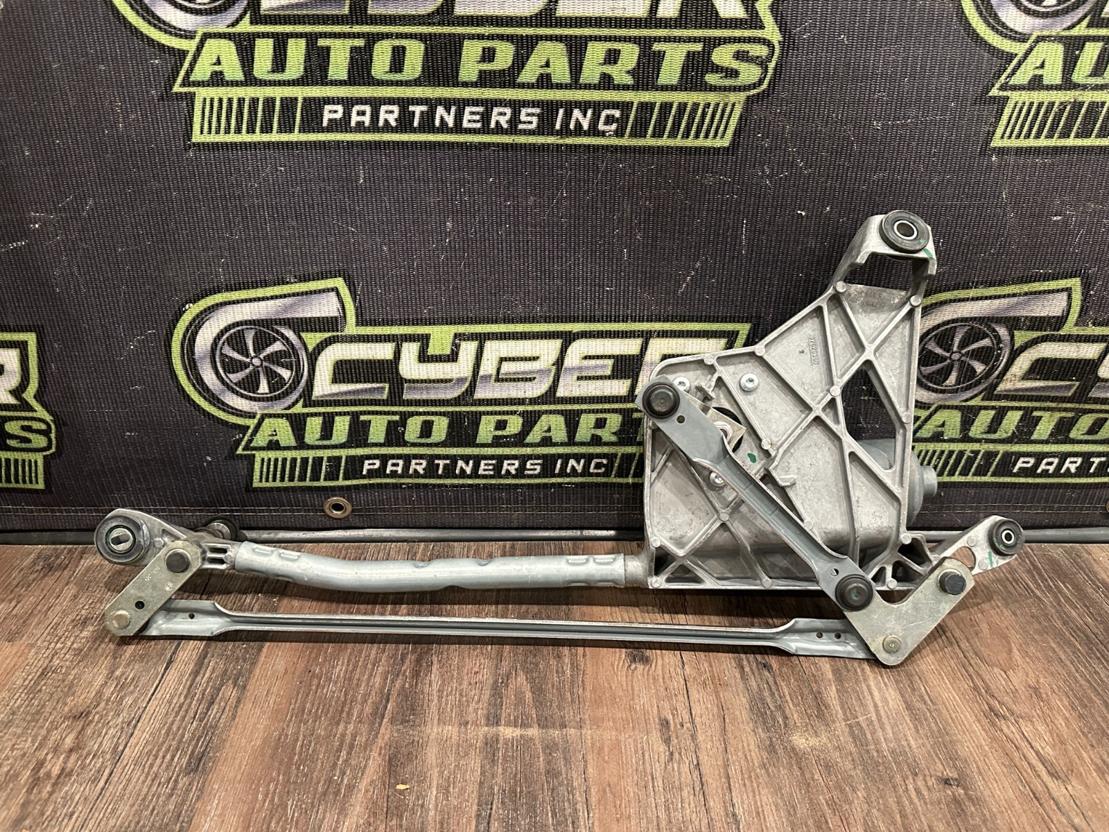 2018-2024 LAMBORGHINI URUS WINDSHIELD WIPER LINKAGE MOTOR ASSEMBLY OEM 4M8955023