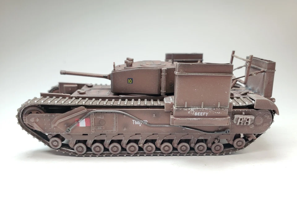 Dragon Armor 60670 1:72 Churchill Mk.III w/Wading Kit 14th Canadian Armored Reg  - Image 3 of 4