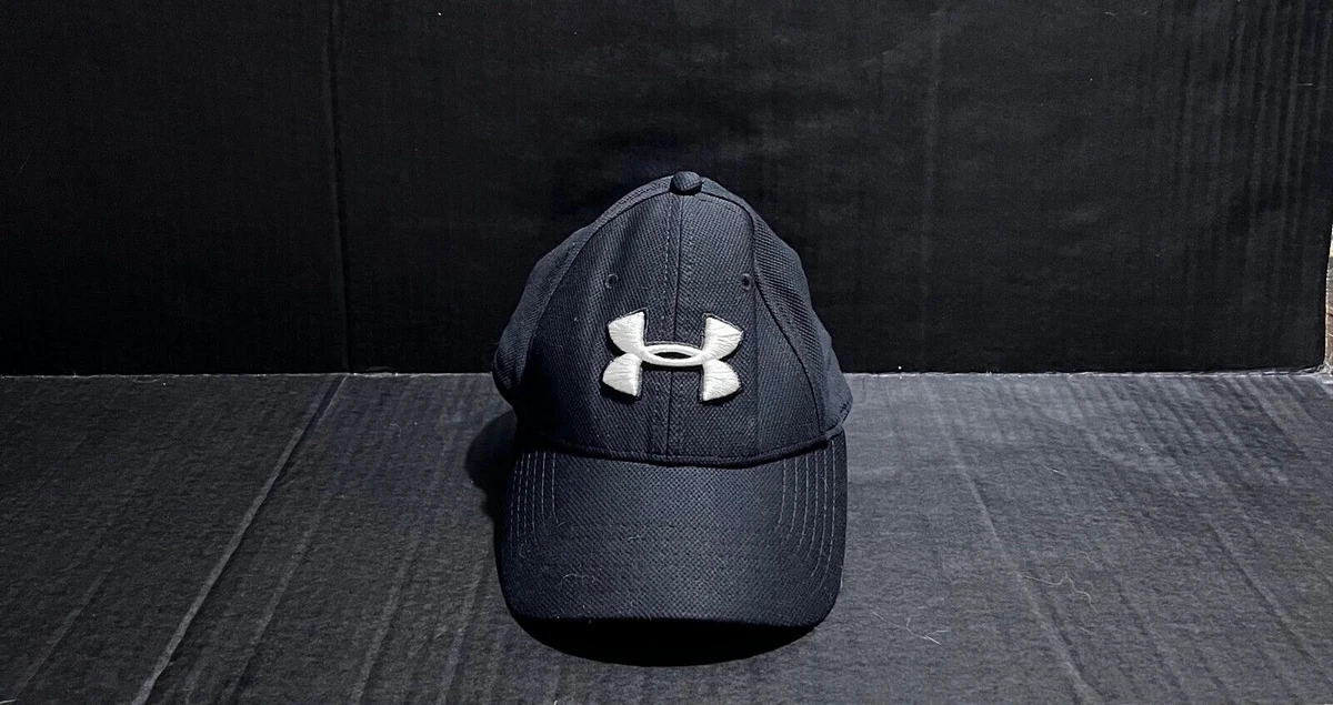 Under Armour Hat Cap Men Medium Fitted Black Blitzing Logo