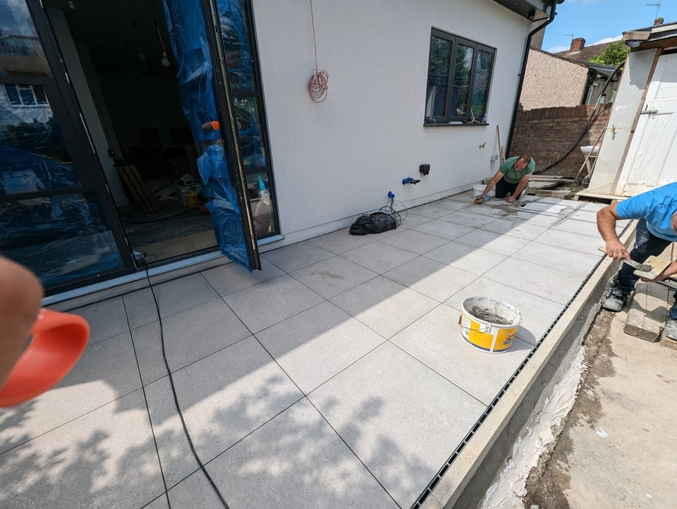 Topps Tiles Everscape™ Homestone, Porcelain Outdoor Tile (60cm x 60cm