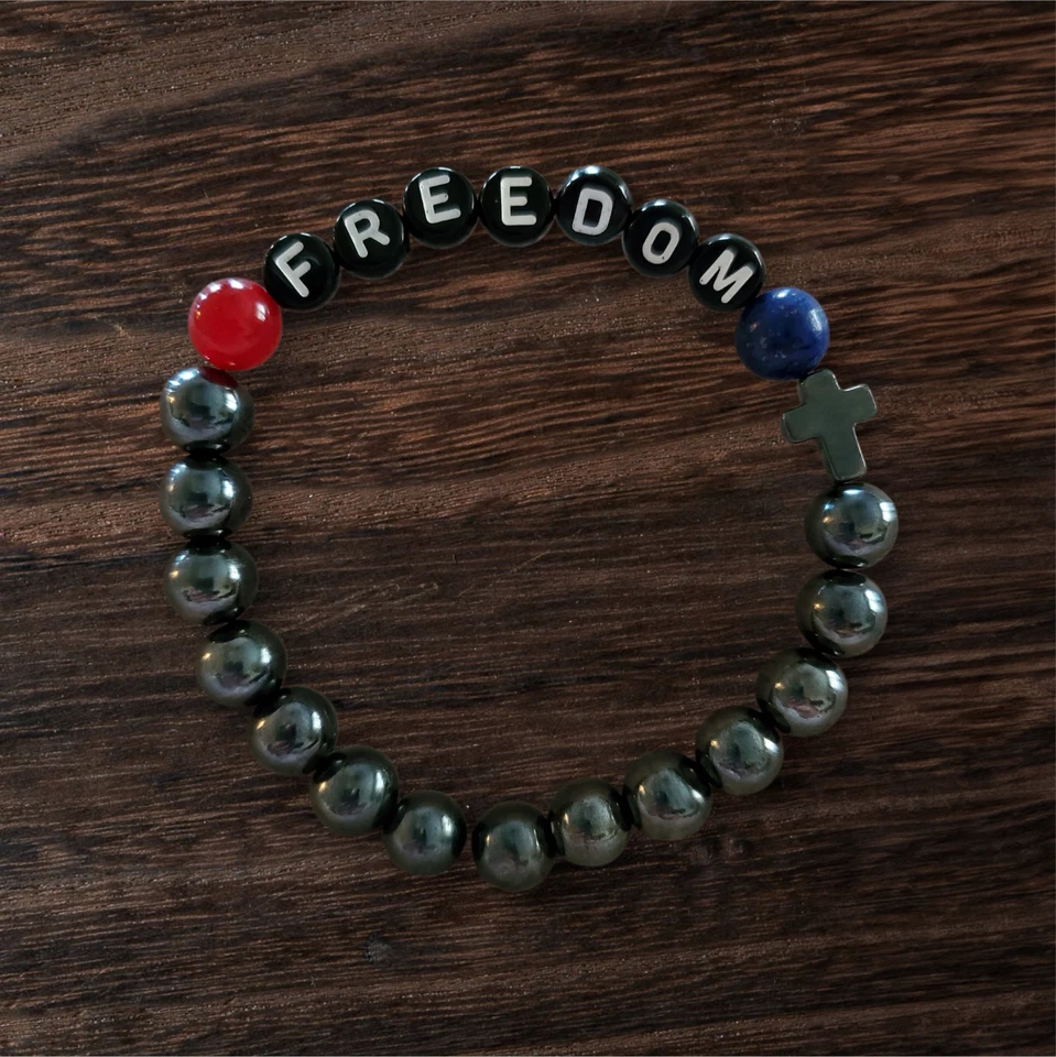 Pulseras de cristal hechas a mano de 8 mm inspiradas en Charlie Kirk hematita, cornalina, lapislázuli Foto 3 de 4