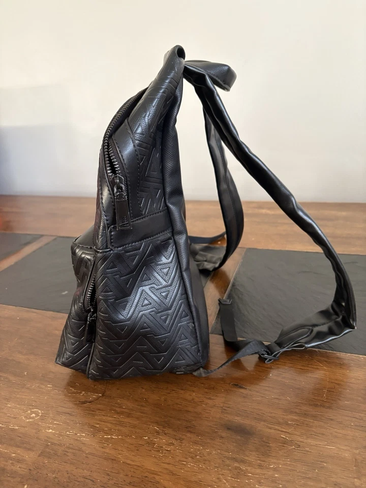 Mochila Aldo Ennio Cuero Negro Bolsillo Interior Correa de Hombro Ajustable Foto 3 de 4