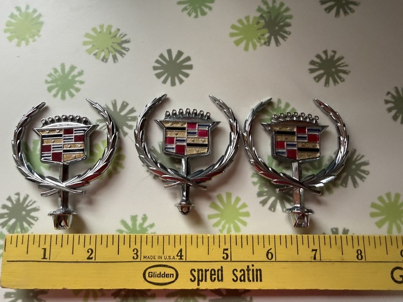 3 Cadillac Hood Ornaments Vintage Cadillac Hood Wreath Round Base Silver