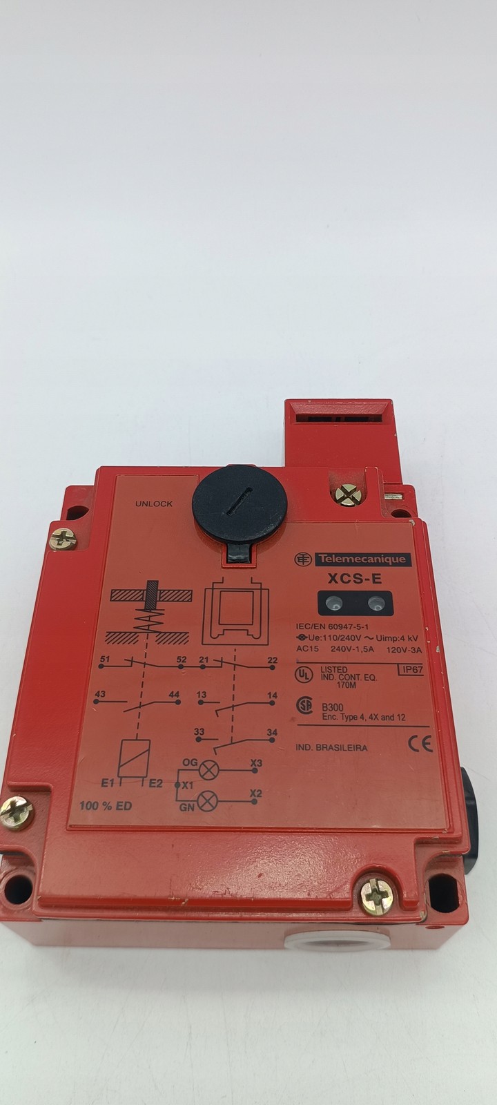 Limit switch XCSE5341 3P 2Z 1R 6A 200/240V zamak 1 piece