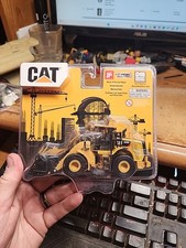 Diecast Masters - 1:64 Scale Cat 950M Wheel L...