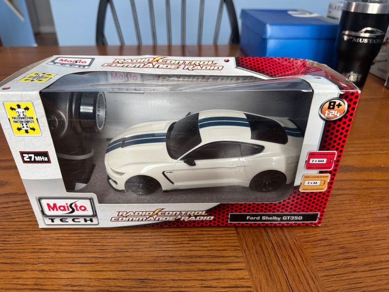2015 Maisto Tech Radio Control Ford Shelby GT350 still in box 