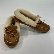 Minnetonka Cally Suede Moccasin Slippers Womens 11 Brown Sheepskin Lined Shoes