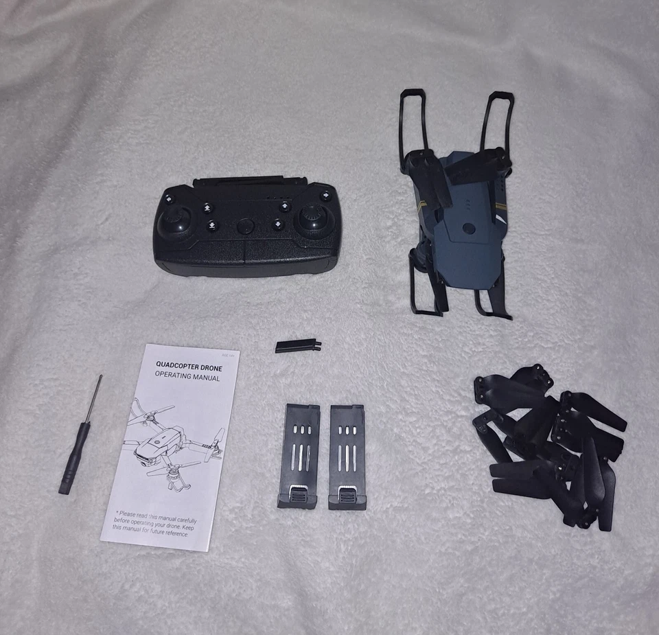 Quadcoppter Drone-Never Used/Hd Camera/2 Batt/10 Extra Chopper Blades - Image 2 of 3