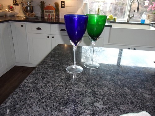 WINE GOBLETS - 10" TALL - PAIR - Cobalt Blue & Emerald Green TULIP FLOWER STEM - Picture 4 of 4
