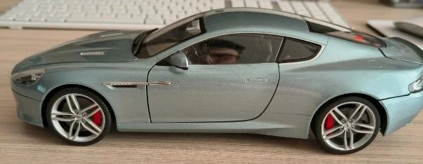 Aston Martin DB9, scala 1:18, Coupè, marca Welly - Immagine 4 di 4