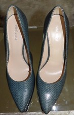 NINE WEST GARISONO TEAL, BLUE, GREEN SNAKE PRINT PUMPS ( SZ: 10)