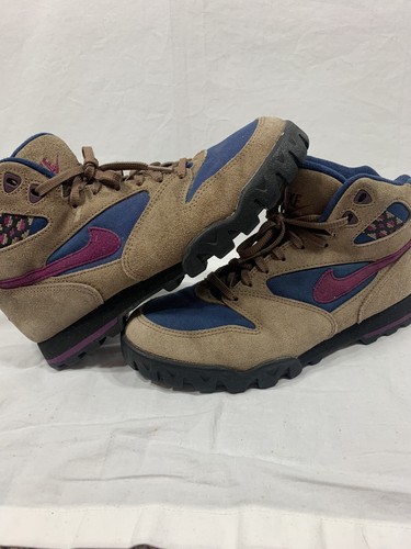 Vintage NIKE Air Caldera Hiking Boots 