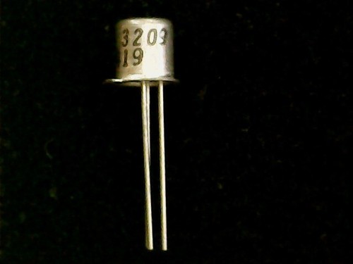 2N3209 - SGS Transistor GENUINE (TO-18) - Picture 2 of 2
