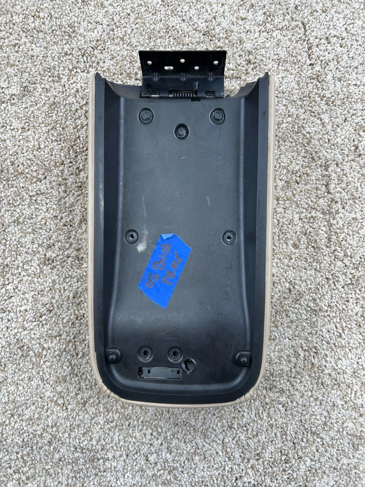 2002 - 2009 雪佛兰开拓者/吉姆西特使中控台扶手盖 - 米色 — 第 2/3 张图片