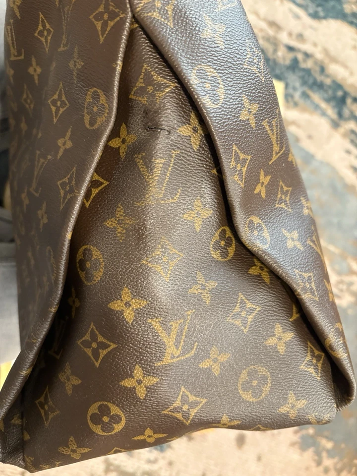 Bolso de Mano Louis Vuitton Artsy mm Monograma Lona Hombro Hobo con Recibo Foto 4 de 4