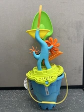 American Plastic Toys Beach Tower of Fun 10-Piece Sand Toys Set D0905323