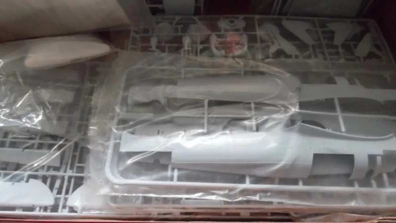 Airfix  No. A19003 1:24 Hawker Typhoon Mk.IB 'Car Door' - Bild 4 von 4