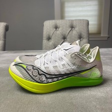Saucony Terminal VT Mujer Talla 7.5 Blanco Slime Distancia Puntas
