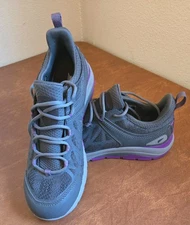 Red Wing 2343 Athletic Shoe Non‎ Metallic Steel Safety Toe Womens sz 9.5 B