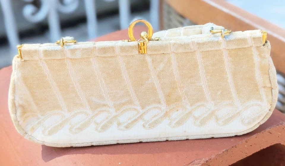 Vintage 1960s Roberta Di Camerino Ivory Beige Velvet Purse Clutch Bag GT Hardwar - Image 3 of 4