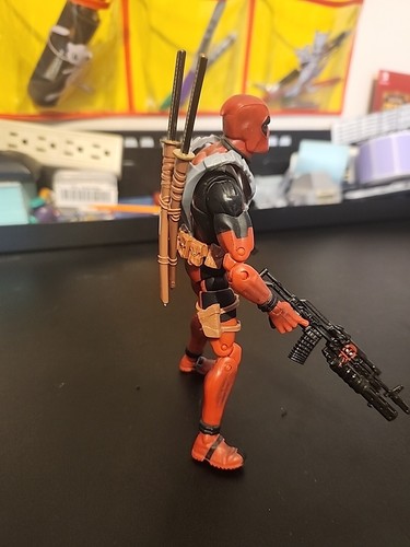 Deadpool Marvel Legends Epic Heroes Action Figure Complete 2006 Red Variant - Bild 3 von 6