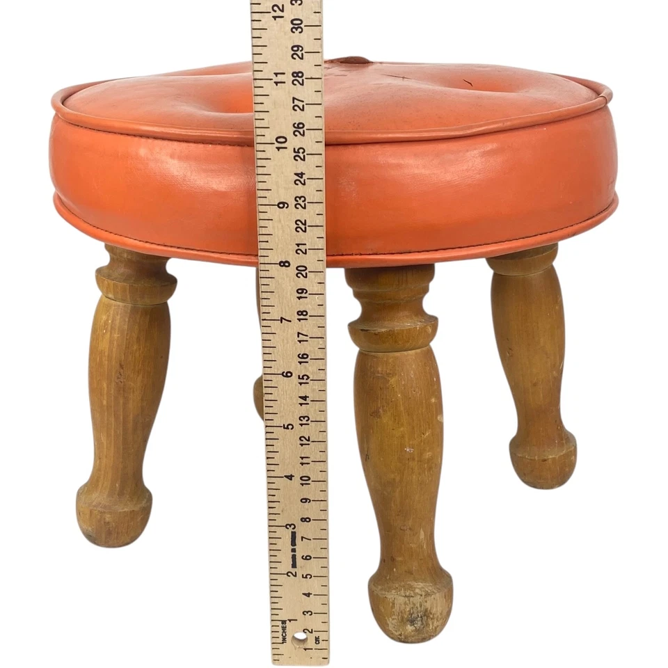 Reposapiés otomano Mid Century redondo naranja vinilo madera patas 11,5 pulgadas diámetro Foto 3 de 4