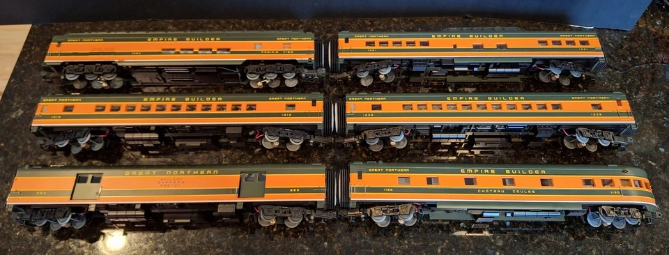 MTH O gauge  Premier Great Northern Empire Builder 3 Passenger Car Set, unused - Image 4 of 4