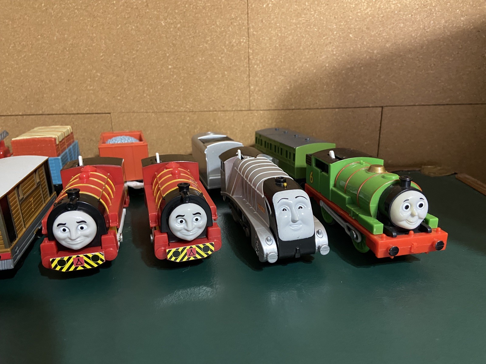 Thomas & Friends Trackmaster Motorized Train Engines Cars 2009 LOT OF 18 WORKING