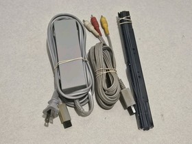 Nintendo Wii Console RVL-001 Bundle With Controller & 1 Game - Tested Working