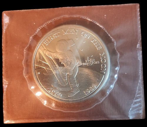 1989 First Man On The Moon Marshall Islands $5 Commemorative Coin 38mm --022