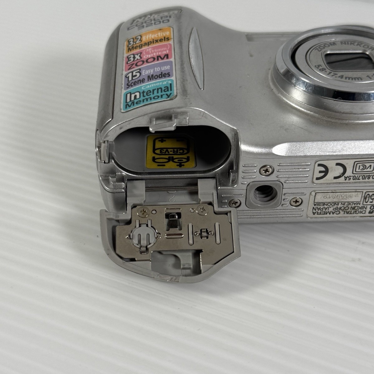 Nikon COOLPIX 3200 3.2MP Digital Camera - No Memory Card, Untested