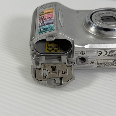 Nikon COOLPIX 3200 3.2MP Digital Camera - No Memory Card, Untested