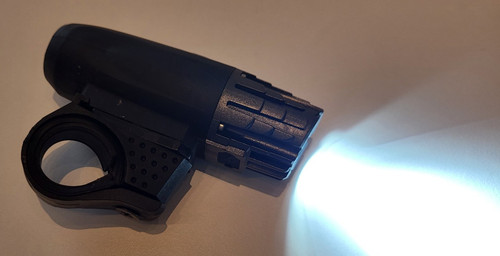 Scheinwerfer Lampe LED 18650 Lithium Akku Fahrrad Licht Beleuchtung