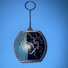 VINTAGE ART DECO COMPACT WITH FINGER RING