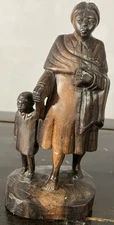 Ancienne sculpture en bois patiné d'origine Malgache Madagascar Femme et enfant