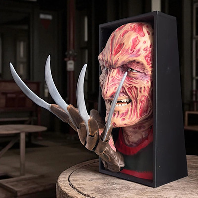 Freddy Krueger Bücherecke: Handgefertigter Horror Bücherregaleinsatz