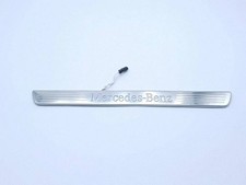 MERCEDES-BENZ GLE W166 Schwellerzierleiste vorne rechts A1666809500 38470318 MERCEDES-BENZ GLE W166 Schwellerzierleiste vorne rechts A1666809500 38470318