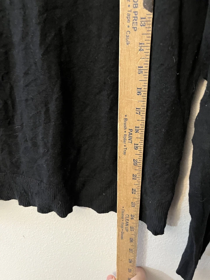 Cárdigan grande negro con botones 7th Avenue Design Studio New York & Co para mujer Foto 4 de 4