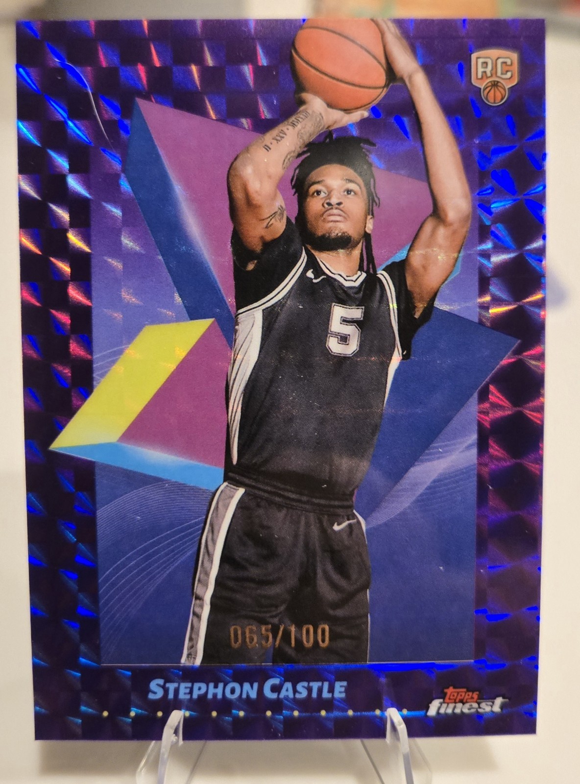 2024-25 Topps Finest -Stephon Castle #85 Purple Geometric Refractor /100 (RC)