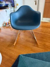 poltrona dondolo Eames Plastic Chairs RAR
