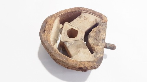 Volkswagen Passat 1997 Engine Mounting and Transmission Mount (Eng #1134000-63