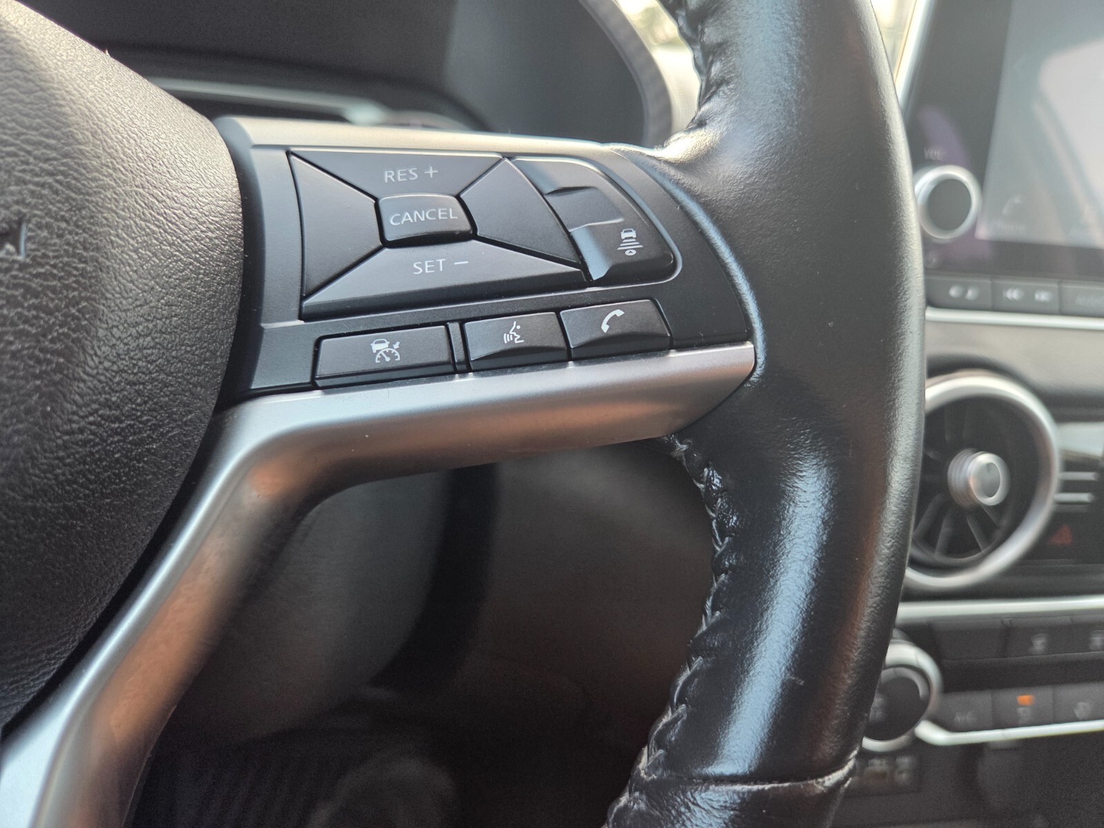 Nissan Sentra - Image 20