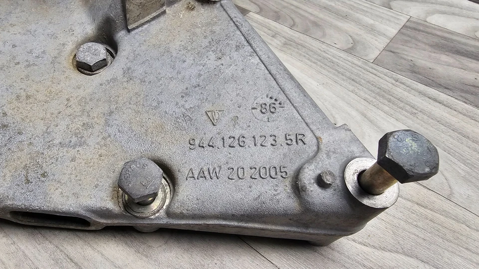PORSCHE 924 944 ALTERNATOR A/C COMPRESSOR Mounting MOUNT BRACKET 944.126.123.5R - Image 2 of 4