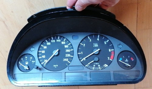 Org. BMW 5er E39 Tacho Tachometer 110008735/04 Kombiinstrument 62.11-8375900