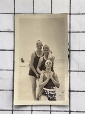 Vintage 1920s Girls Having Fun On The Beach &ndash; Atlantic City Beach NJ