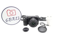 Fotocamera mirrorless Sony A6300 24,3 MP con 16-50 mm, otturatore 32%, buona cod.