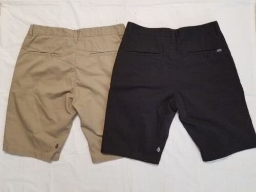 Pair of Volcom carpo class shorts men - image 2