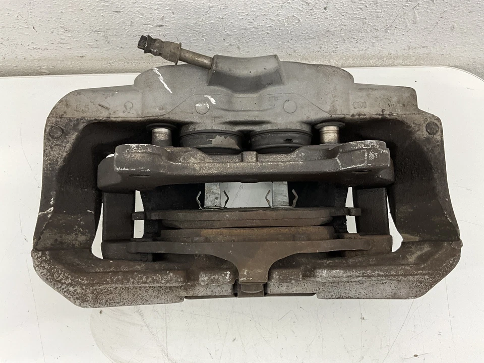 2012 AUDI A6  QUATTRO AWD FRONT RIGHT PASSENGER SIDE BRAKE CALIPER 4G06AC OEM - Изображение 4 из 4