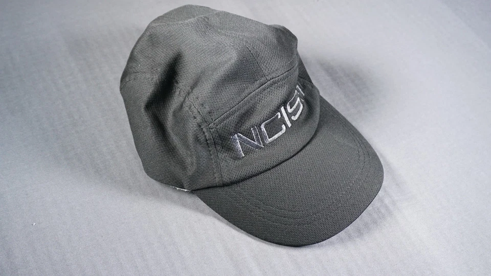 NCIS 帽子第 17 季电视演员电影船员扣后面板帽宣传 — 第 3/4 张图片