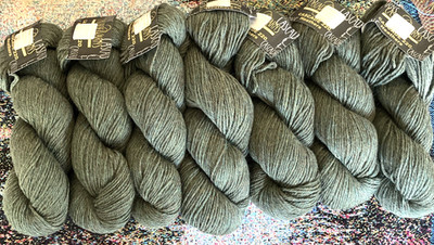 Green Peruvian Highland Wool Yarn Cascade Yarns 220 7 Skeins Heathers